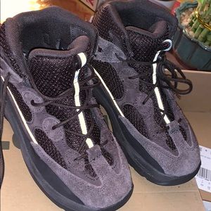 Yeezy desert boots used 3x in great condition